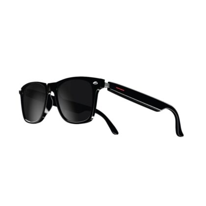 Green Lion Paris 2 smart audio sunglasses worn outdoors for hands-free calling