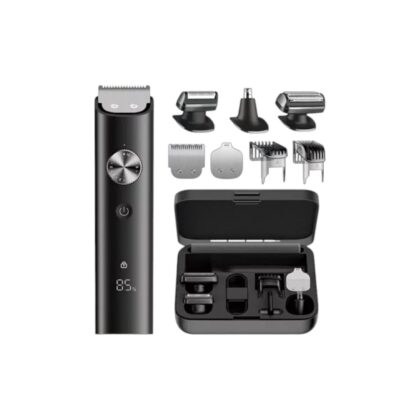 Xiaomi Grooming Kit Pro showing IPX7 fully water-washable design under tap